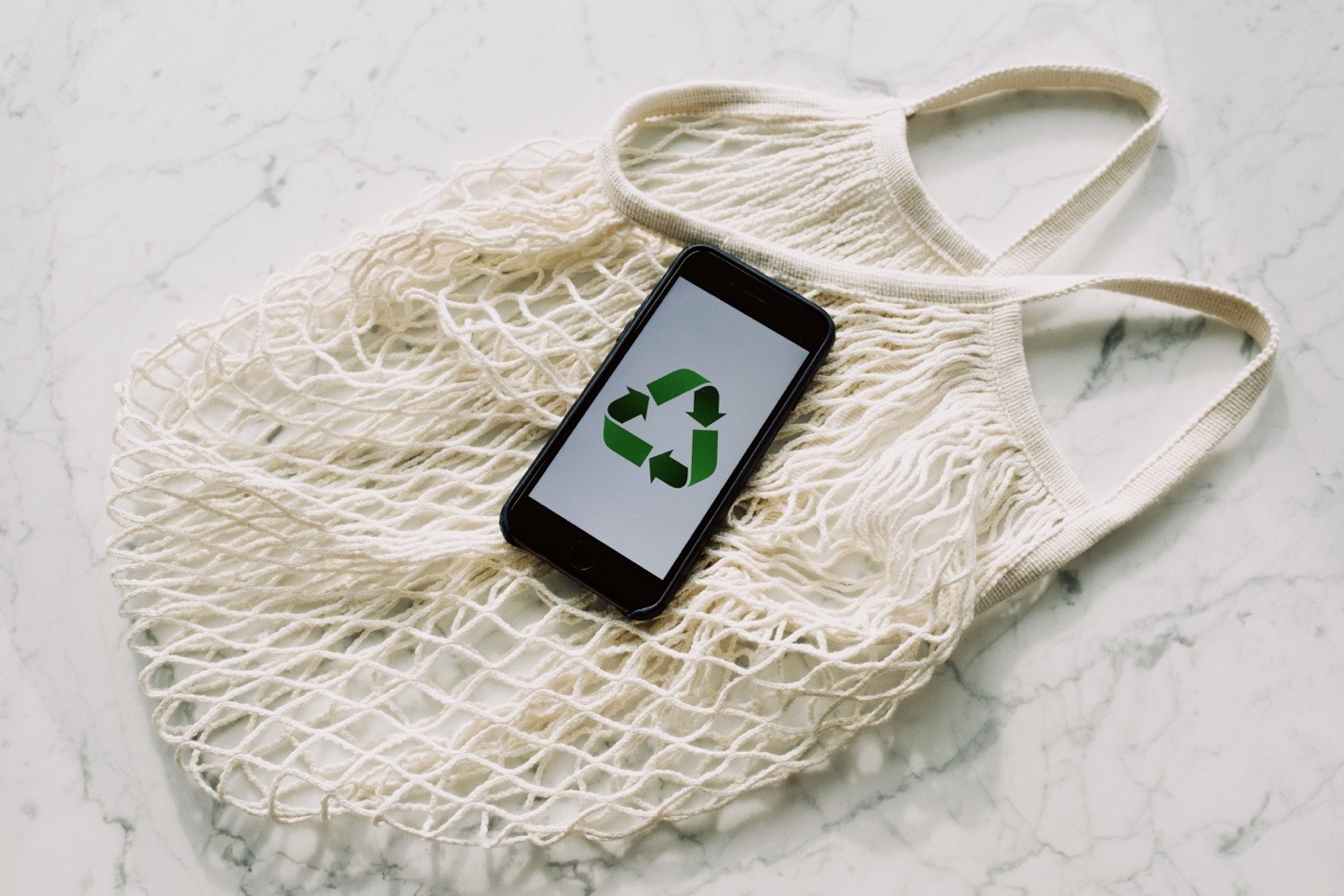 basket,smartphone,recycle
