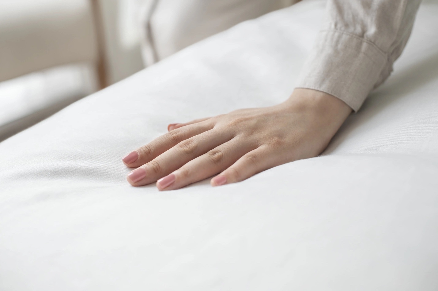 hands,mattress
