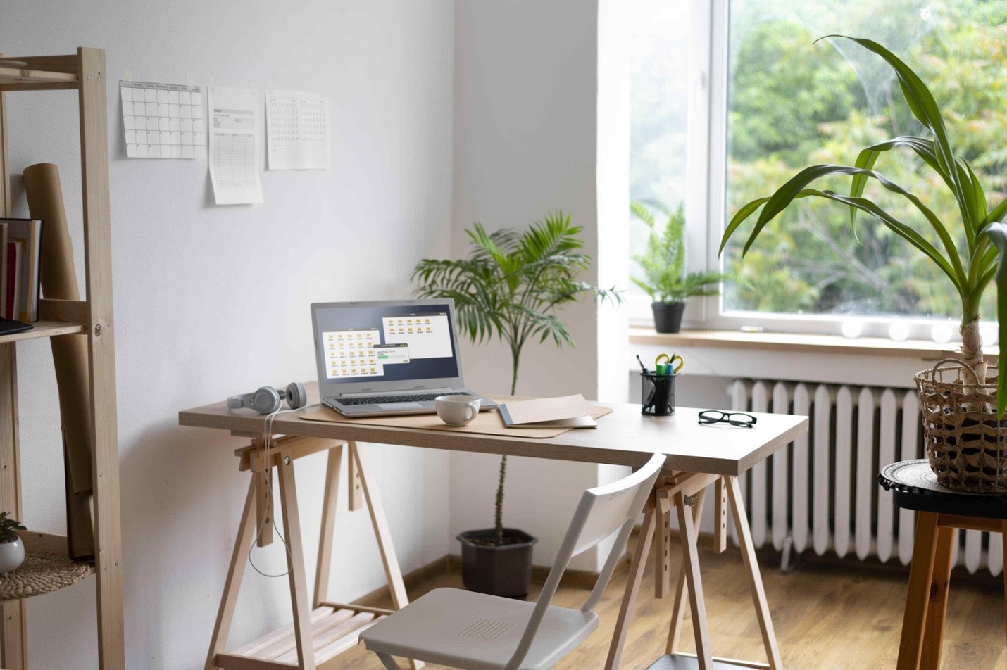 workroom,table,laptop