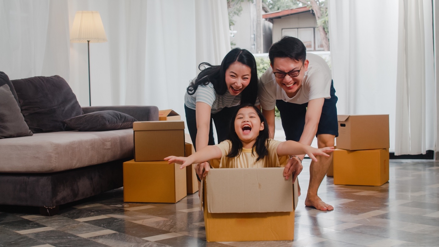 family,playing,boxes