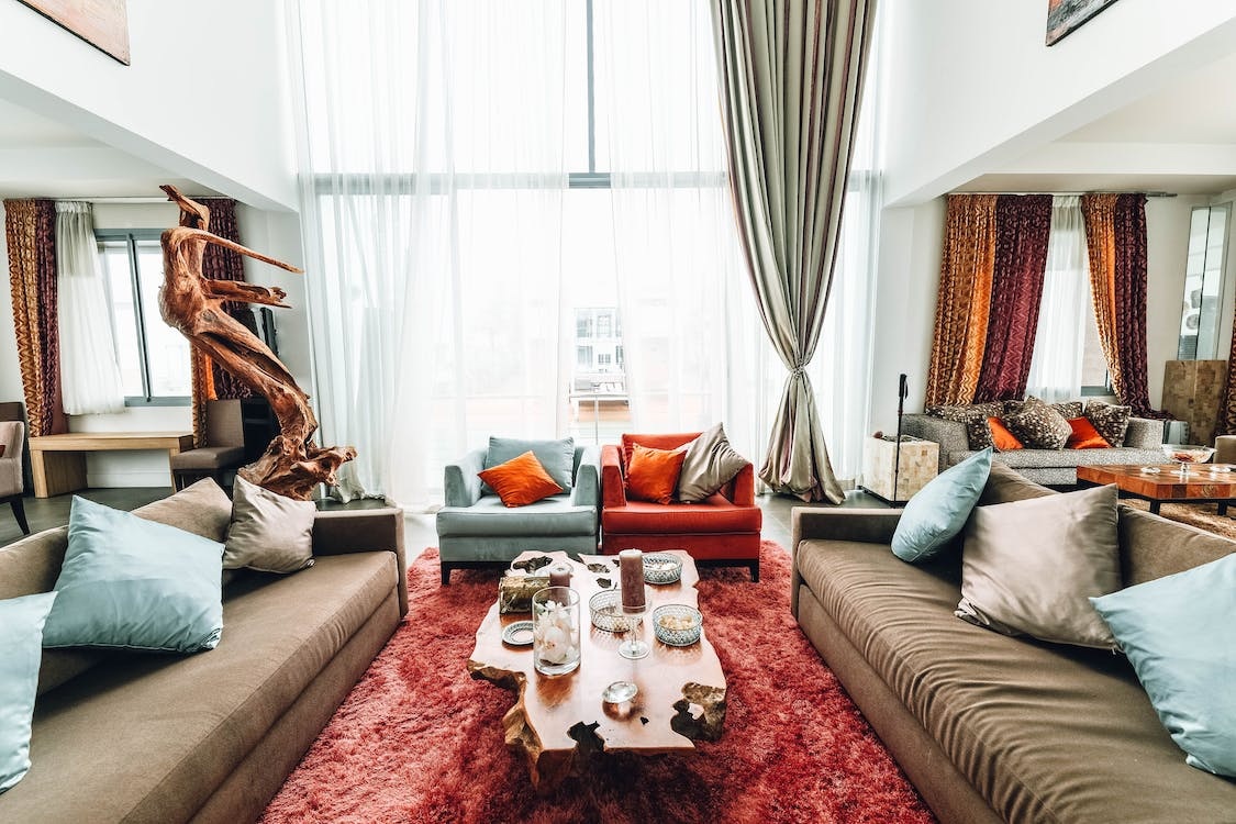 livingroom,sofa,glasses