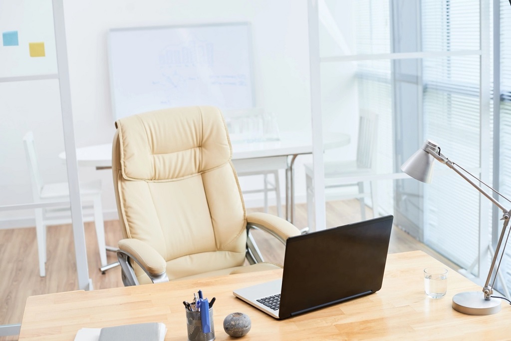chair,laptop,desk
