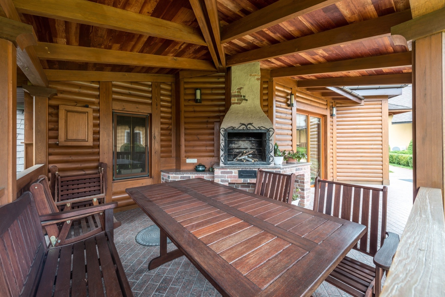 woodentable,woodenchair