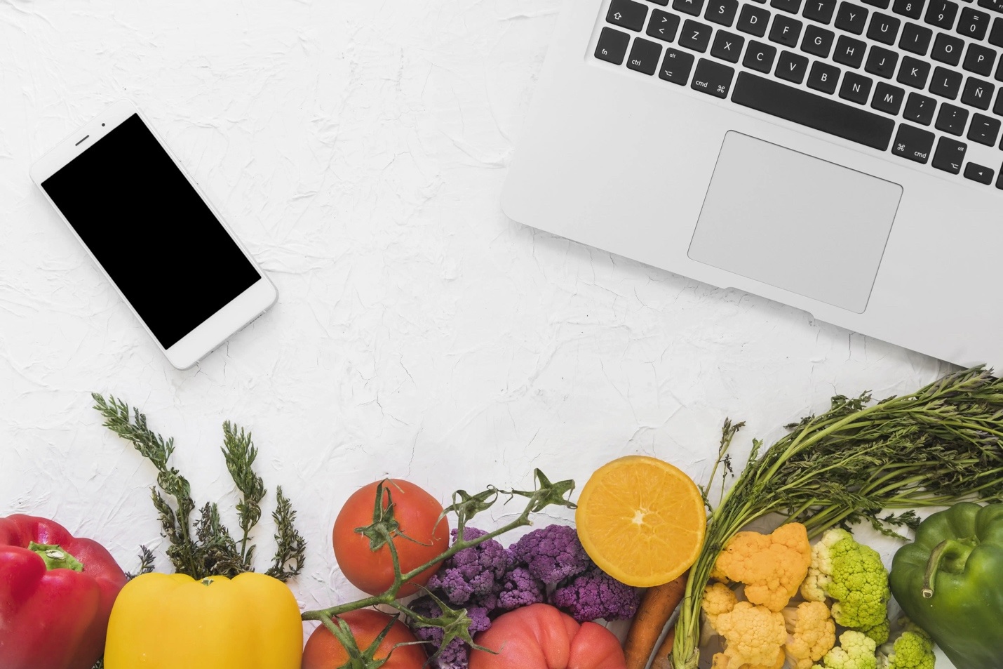 fruits,smartphone,laptop