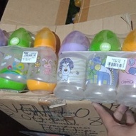 Evenflo 4oz. feeding bottles