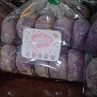 Ube cheese pandesal