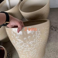 Ceramic pots