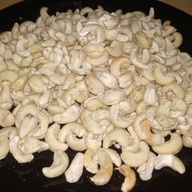 Pugon Roasted whole cashew nut