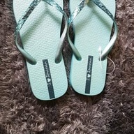 Authentic And BrandNew Ipanema bought from UAE.. Maybe you will like it doesnt fit to my daighter