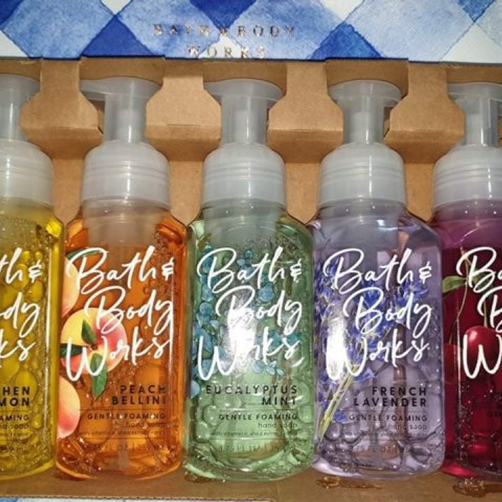 Bath and body works at 300.00 from City of Manila. LookingFour Buy