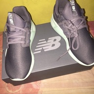 New balance shoes size 5