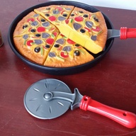 Pizza-Making Pretend Playset with Two Condiments