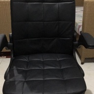 Executive Chair - adjustable armrest