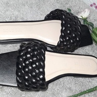 LOVE BEE TRENDY FLATS