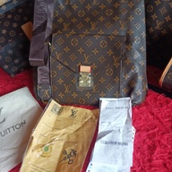Louis Vuitton Sling bag