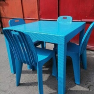 4  SEATERS RATTAN TABLE & CHAIR