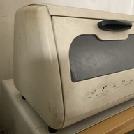 chalk white oven toaster used