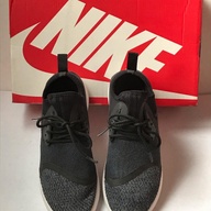 Nike Lunarcharge SE (GS) Size 7