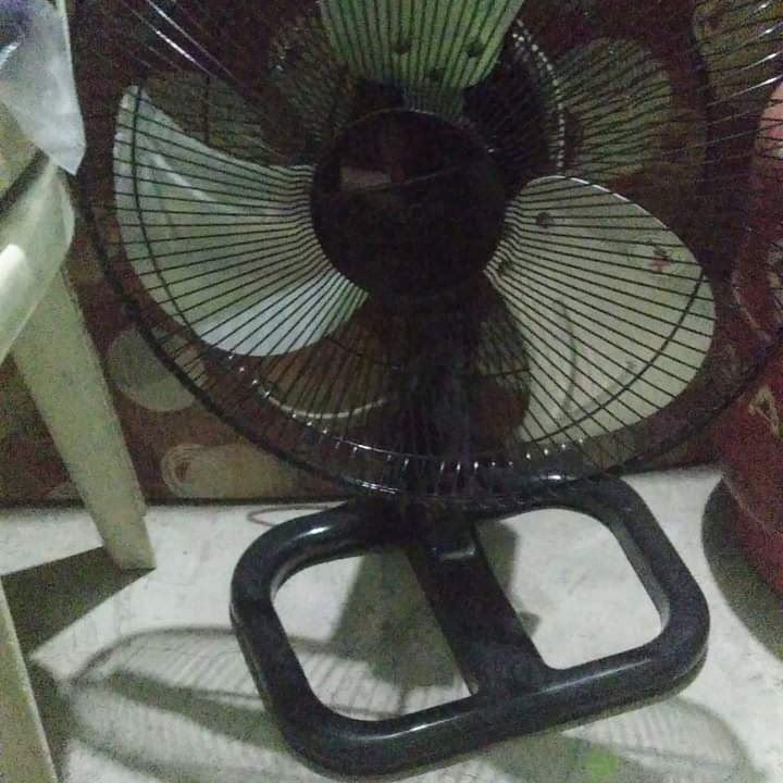 Used industrial fan, second hand used but not abuse very affordable no