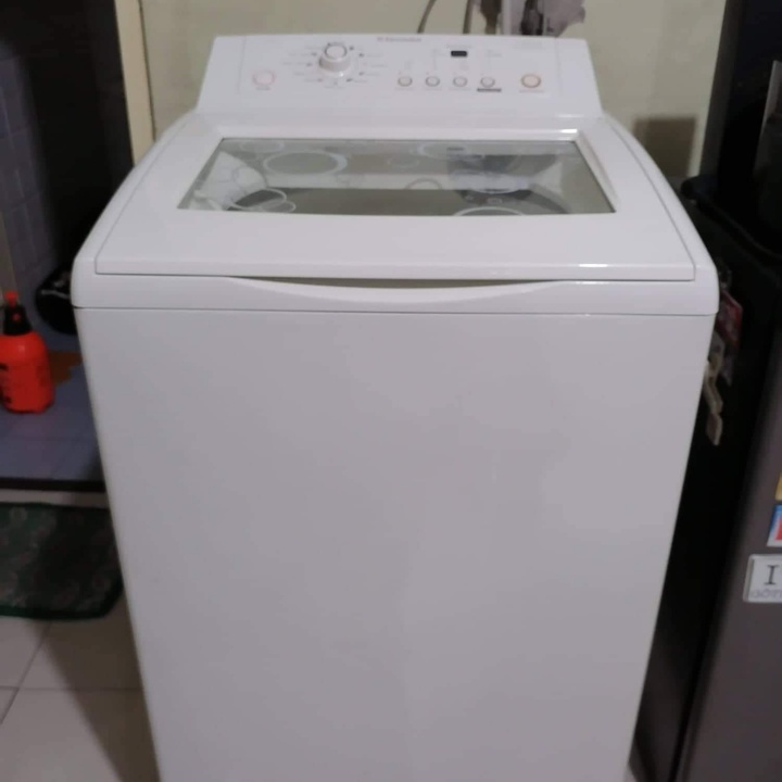 Bundle appliances SOLD at 25000.00 from City of Makati. LookingFour