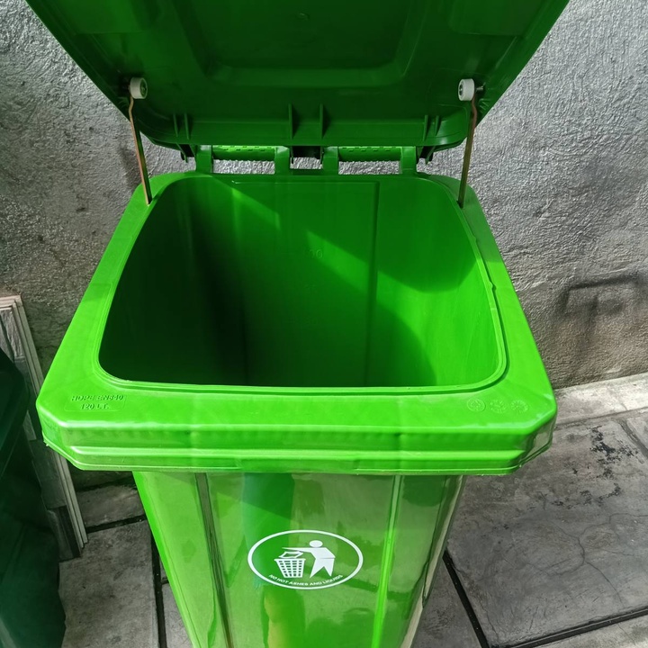 rolling trash bin at 4.00 from City of Pasig. LookingFour Buy & Sell