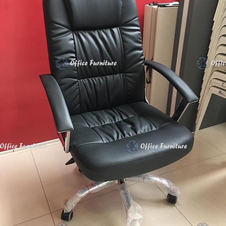 BOSS CHAIR EXECUTIVE CHAIR MANAGER CHAIR at 5800.00 from Quezon