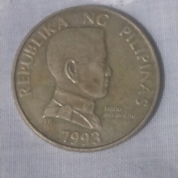 5 Peso Coin 1993 Emilio Aguinaldo At 1500 00 From City Of Manila 5-peso-coin-1993-emilio-aguinaldo-at-1500-00-from-city-of-manila