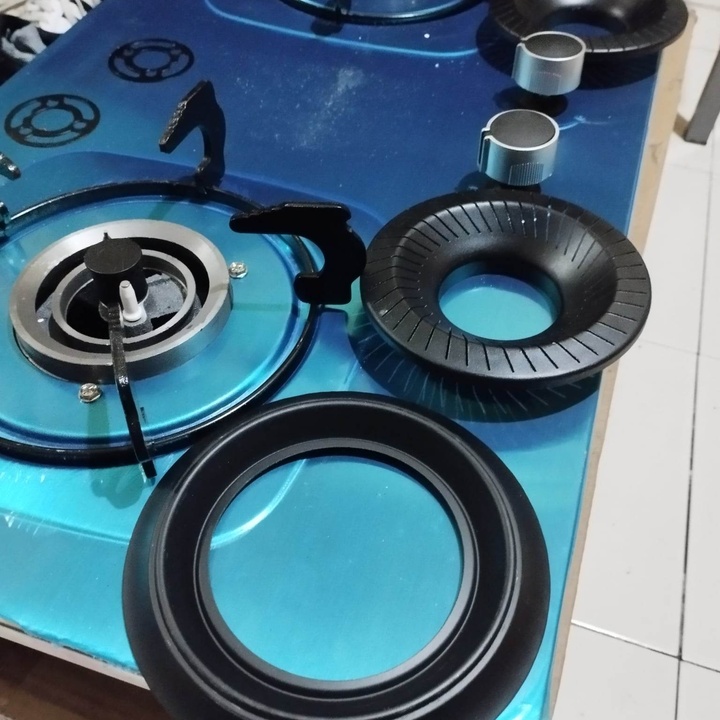 2 burner table top gas range at 3000.00 from City of Manila