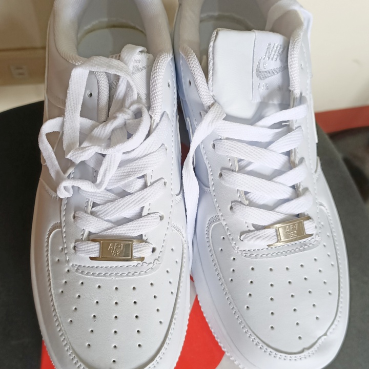 cheap white nike shoes womens