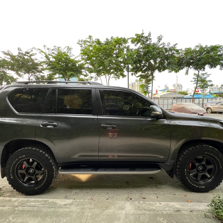 Toyota Land Cruiser Prado VX at 2800000.00 from City of Pasig