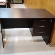 OFFICE EXECUTIVE TABLES WITH DRAWERS