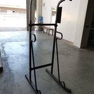 Pull Up Stand Black - 3,999