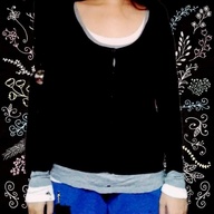 Pre-loved Sweatshirt (may konting butas, kaya naman tahiin)