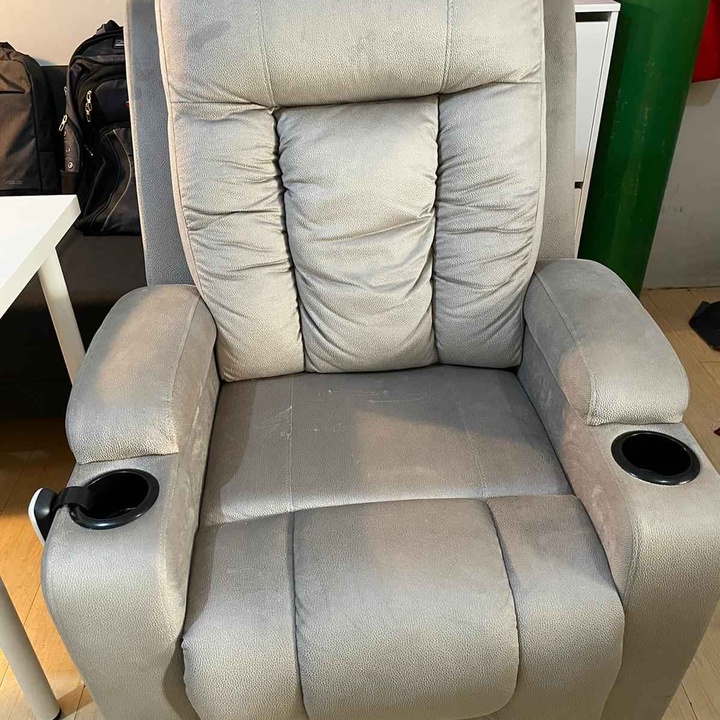 electric reclining chair at 15.00 from City of Manila. LookingFour