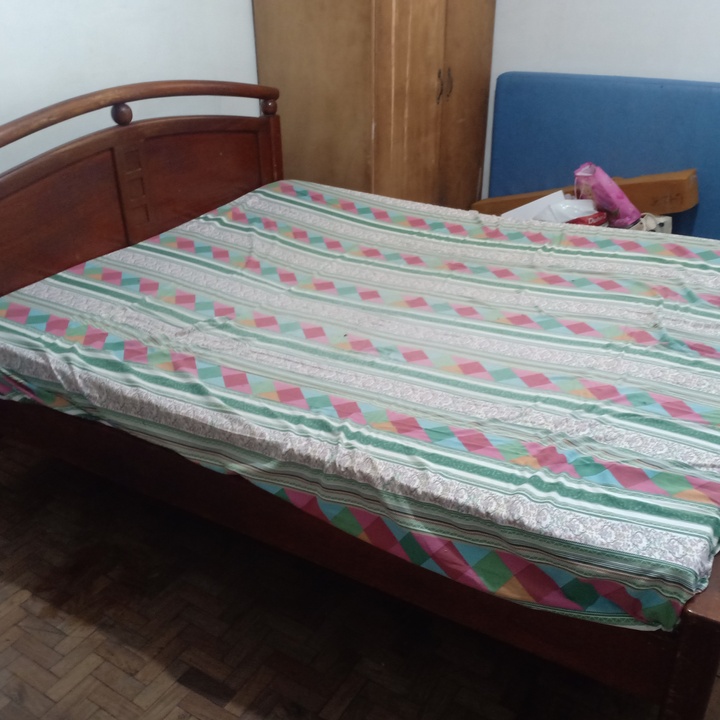 Rush. Used Queen bed solid wood. at 5000.00 from City of Parañaque