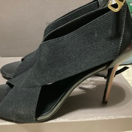 Ladies shoes