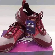 World balance shoes for men