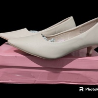 Noblesse  pointed low heels