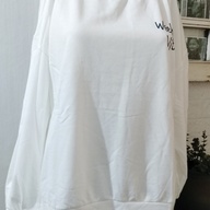 White Pullover