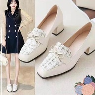 Loafers with heals / british loafers / doll shoes / office shoes