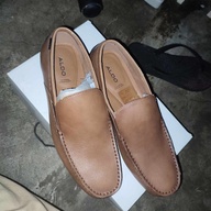 Pre-loved loafer shoes