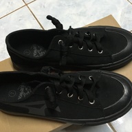 AirWalk (black shoes)