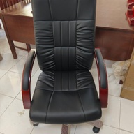 HIGH BACK EXECUTIVE CHAIR