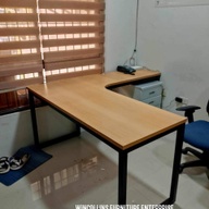 CUSTOMIZED EXECUTIVE TABLE/OFFICE FURNITURE/OFFICE PARTITION