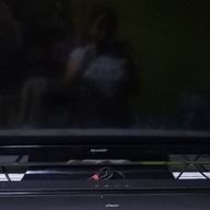 BUNDLE SET: SHARP AQOUS 32" LED TV & DEVANT SOUNDBAR SPEAKER