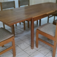 DINING TABLE expandable