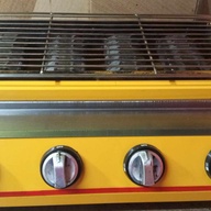 (SOLD) GRILLER GAS TYPE with 4 Burners