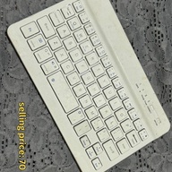 Universal Bluetooth Keyboard