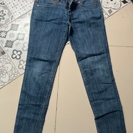 Preloved Pants.Affordable.Take All.Good Condition.Girl Fashion.Taytay Rizal.Pick-up only.Small to Medium.Ripped Jeans.!!