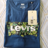 levis woman shirt small